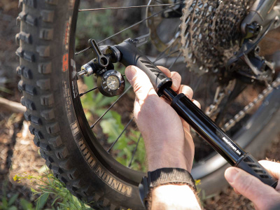 Аналоговый манометр Topeak Shuttle Gauge G2 2 в 1, с подключением к насосу, до 11 bar