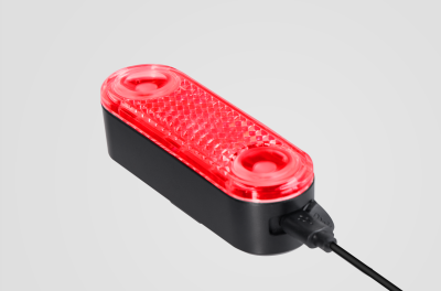 Фонарь задний на багажник Gaciron W12BR USB с датчиком торможения, красный